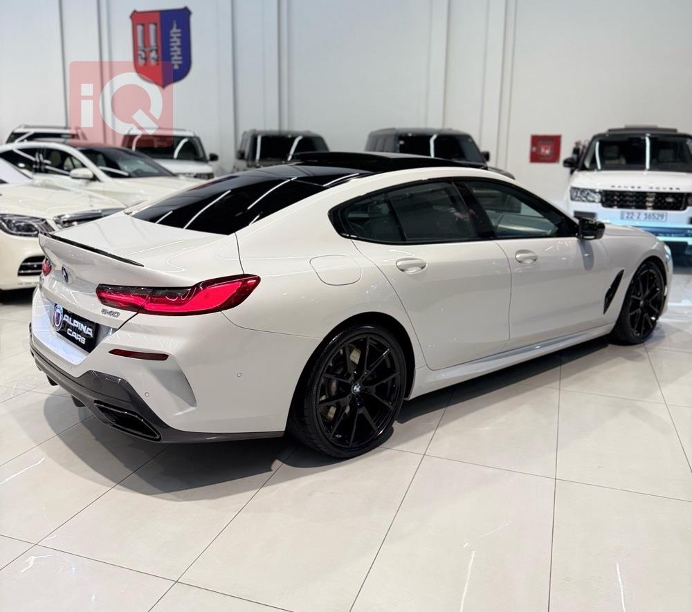 بي ام دبليو 8 الفئة